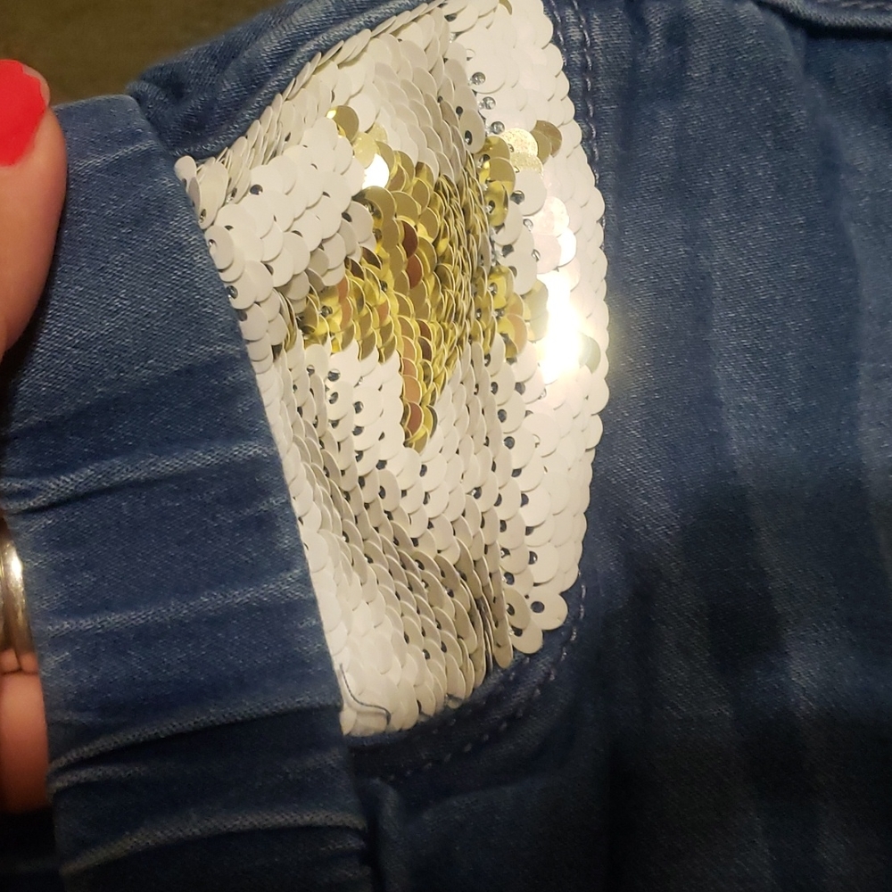 Shorts - Picture 2 of 3